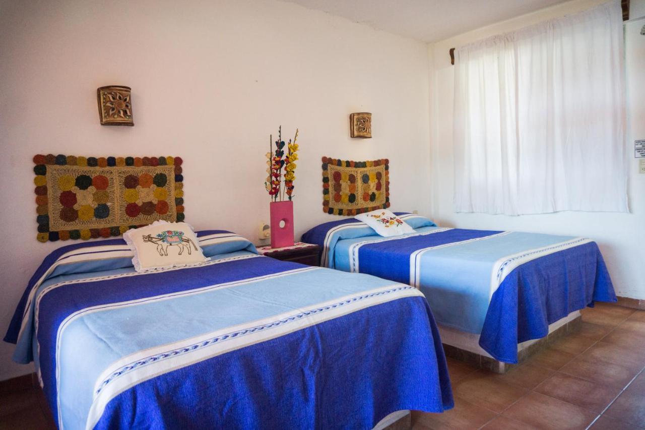 Casa Adriana Hotel Zihuatanejo Exterior photo